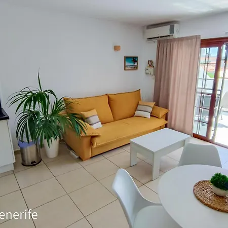 Primavera By The アパート