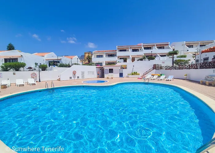 Primavera By The Apartamento